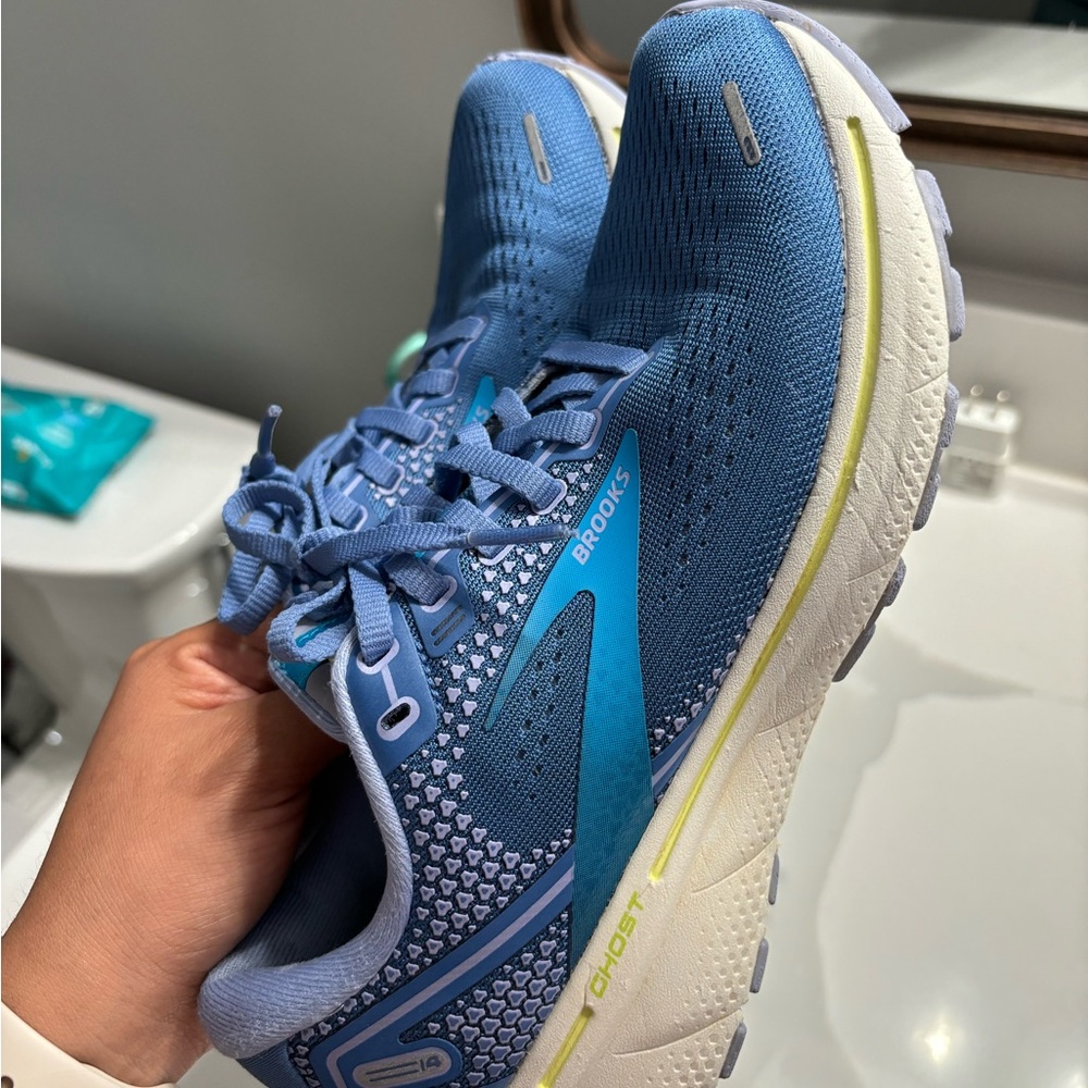 Brooks Blue Athletic Shoes with Layered Design